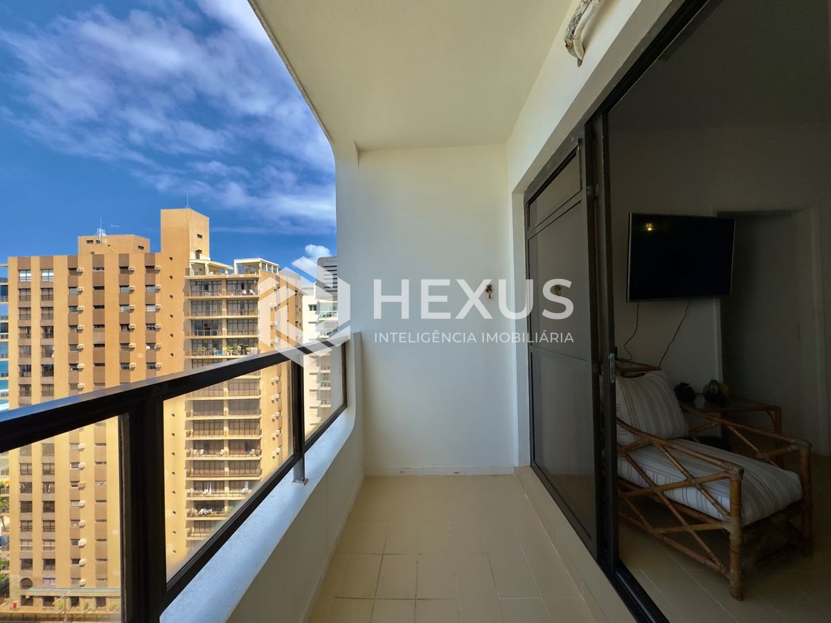 Foto 5 de Apartamento com varanda vista mar a 1 quadra da praia nas Pitangueiras, Guarujá
