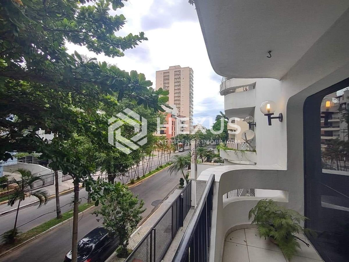 Foto 3 de Apartamento com varanda e lazer na Praia da Enseada, Guaruja