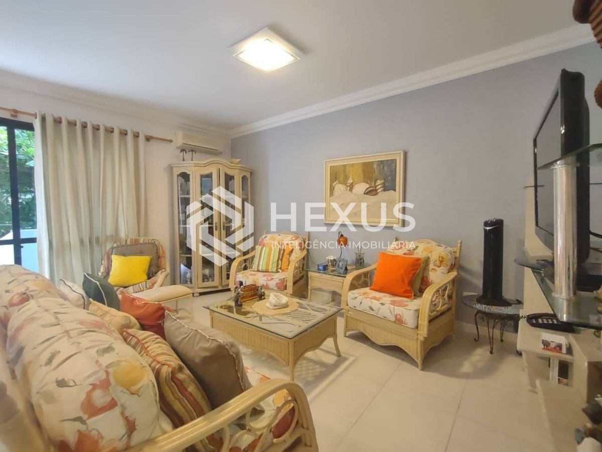 Foto 4 de Apartamento com varanda e lazer na Praia da Enseada, Guaruja
