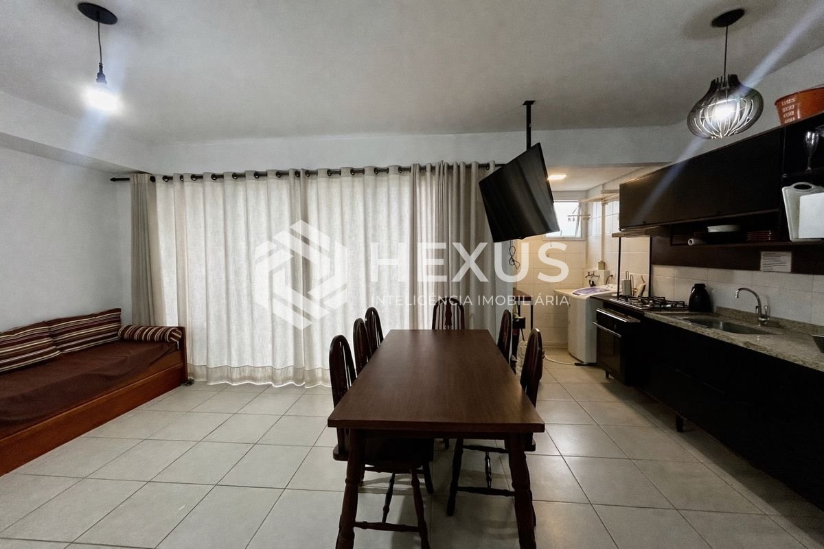 Foto 5 de Apartamento com varanda e lazer na beira mar da Praia da Enseada, Guaruja