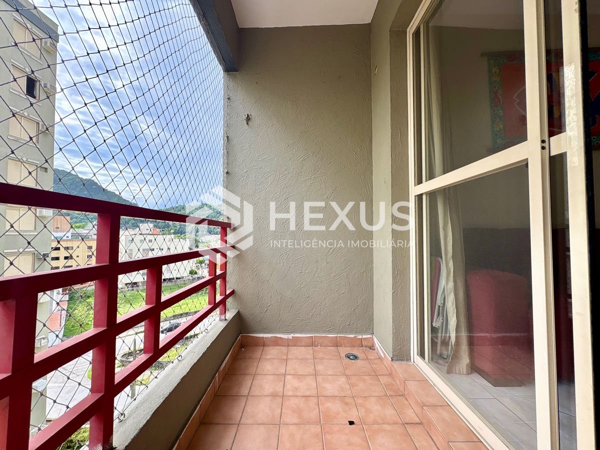 Foto 3 de Apartamento com varanda e lazer na Praia da Enseada, Guaruja