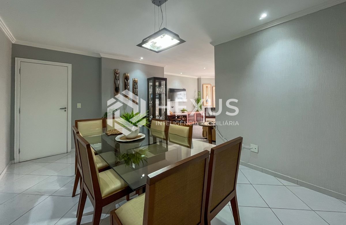 Foto 5 de Apartamento com varanda e lazer a 80m da Praia das Pitangueiras, Guaruja
