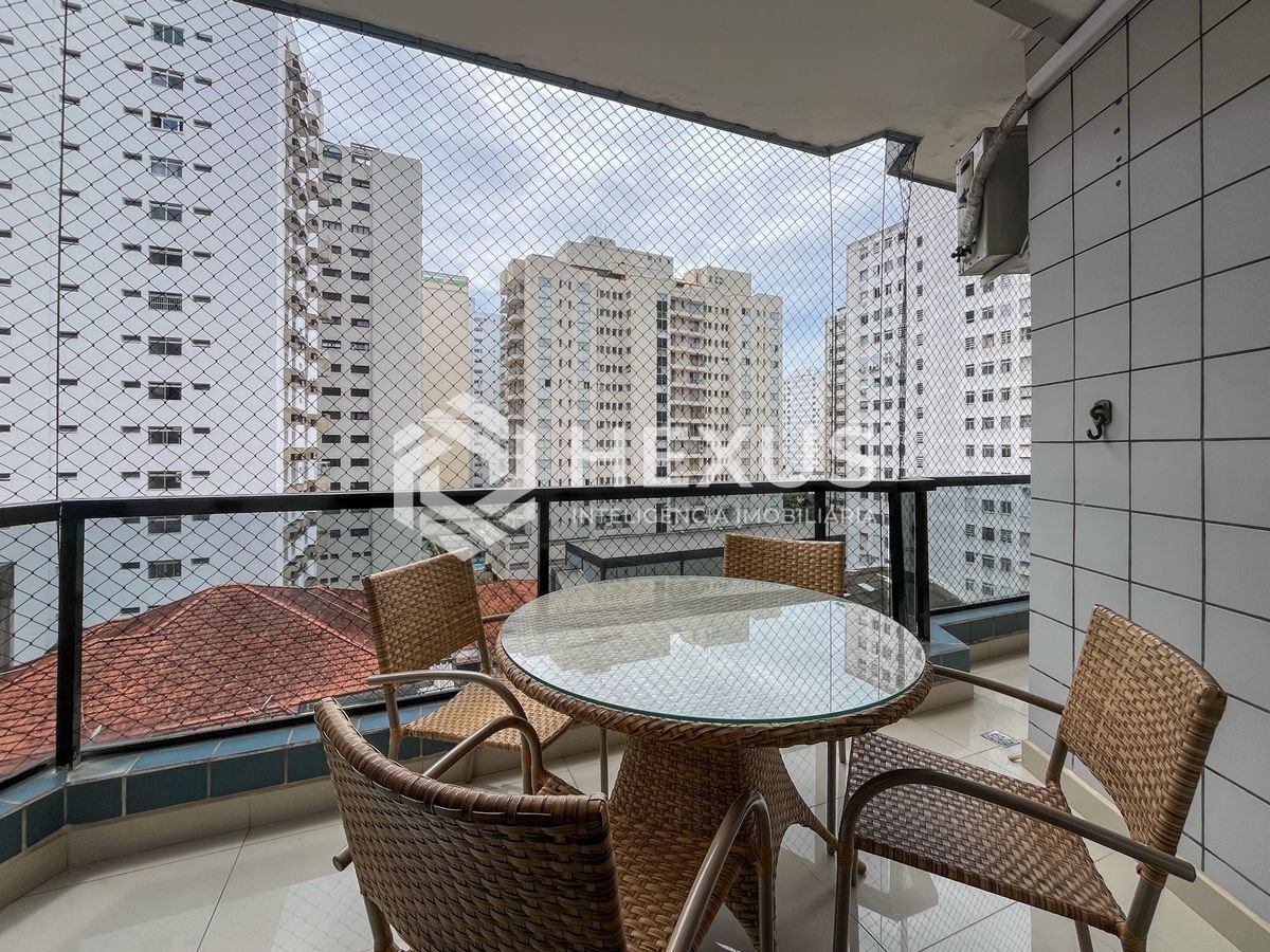 Foto 3 de Apartamento com varanda e lazer na Praia das Pitangueiras, Guaruja