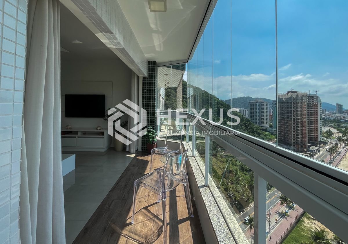 Foto 4 de Apartamento com varanda vista mar na beira mar da Praia das Pitangueiras, Guaruja