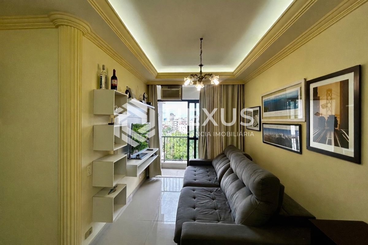 Foto 3 de Apartamento com varanda e lazer na Praia da Enseada, Guaruja