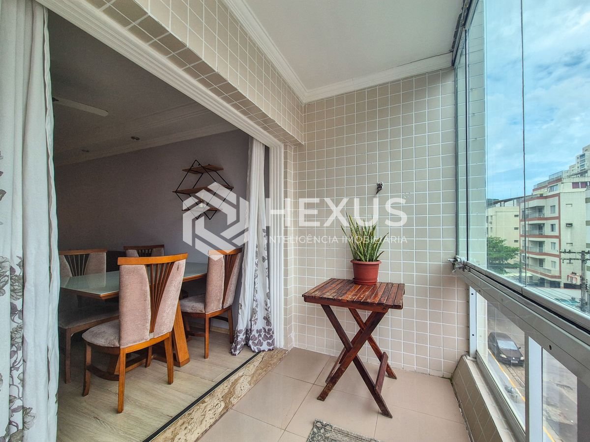 Foto 5 de Apartamento reformado com varanda na Praia das Asturias, Guaruja