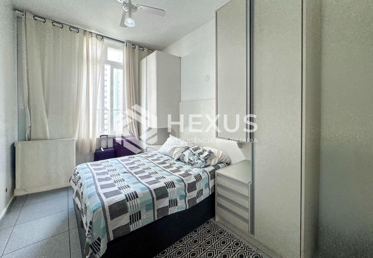 Foto 5 de Apartamento a 50m da Praia das Pitangueiras, Guaruja