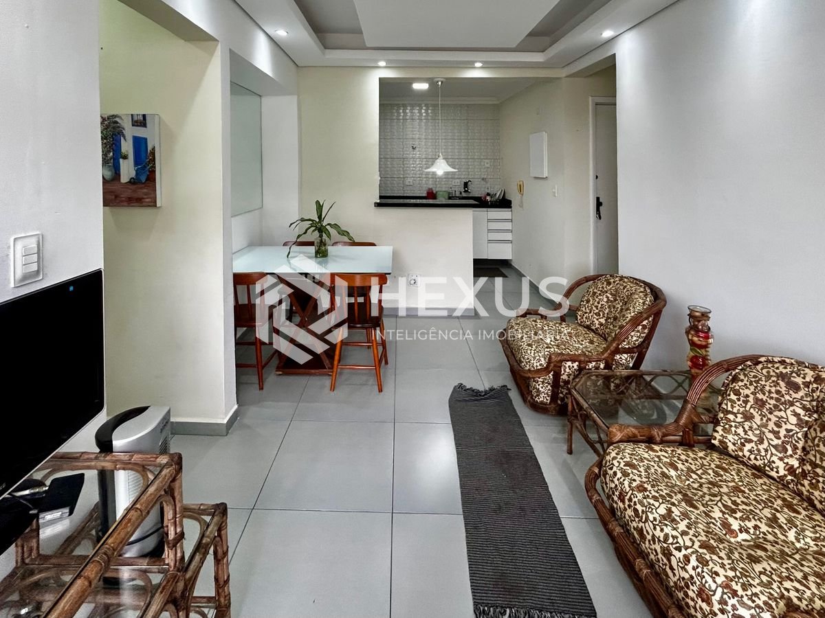 Foto 3 de Apartamento com varanda e lazer na Praia da Enseada, Guaruja