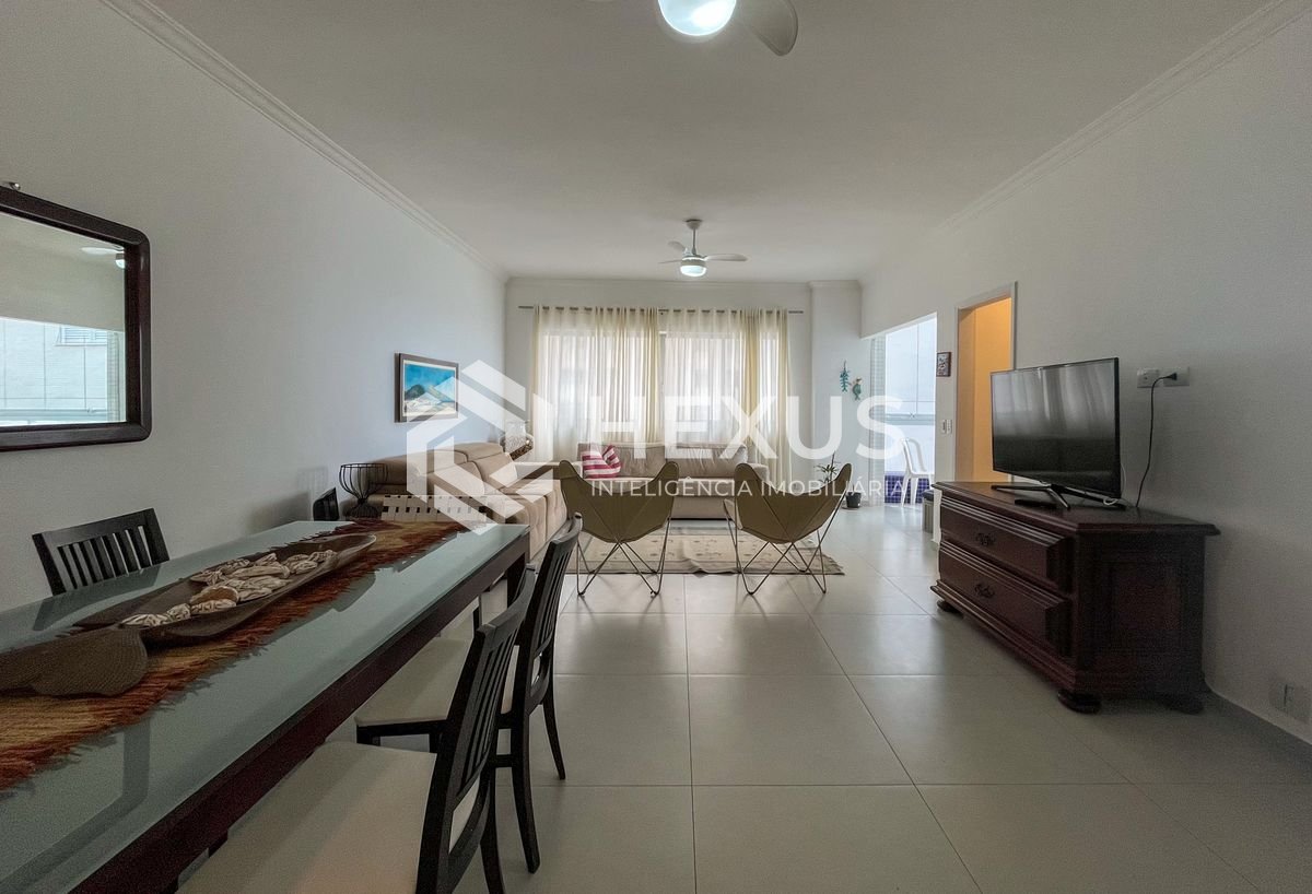 Foto 3 de Apartamento frente mar com varanda na Praia das Pitangueiras, Guaruja