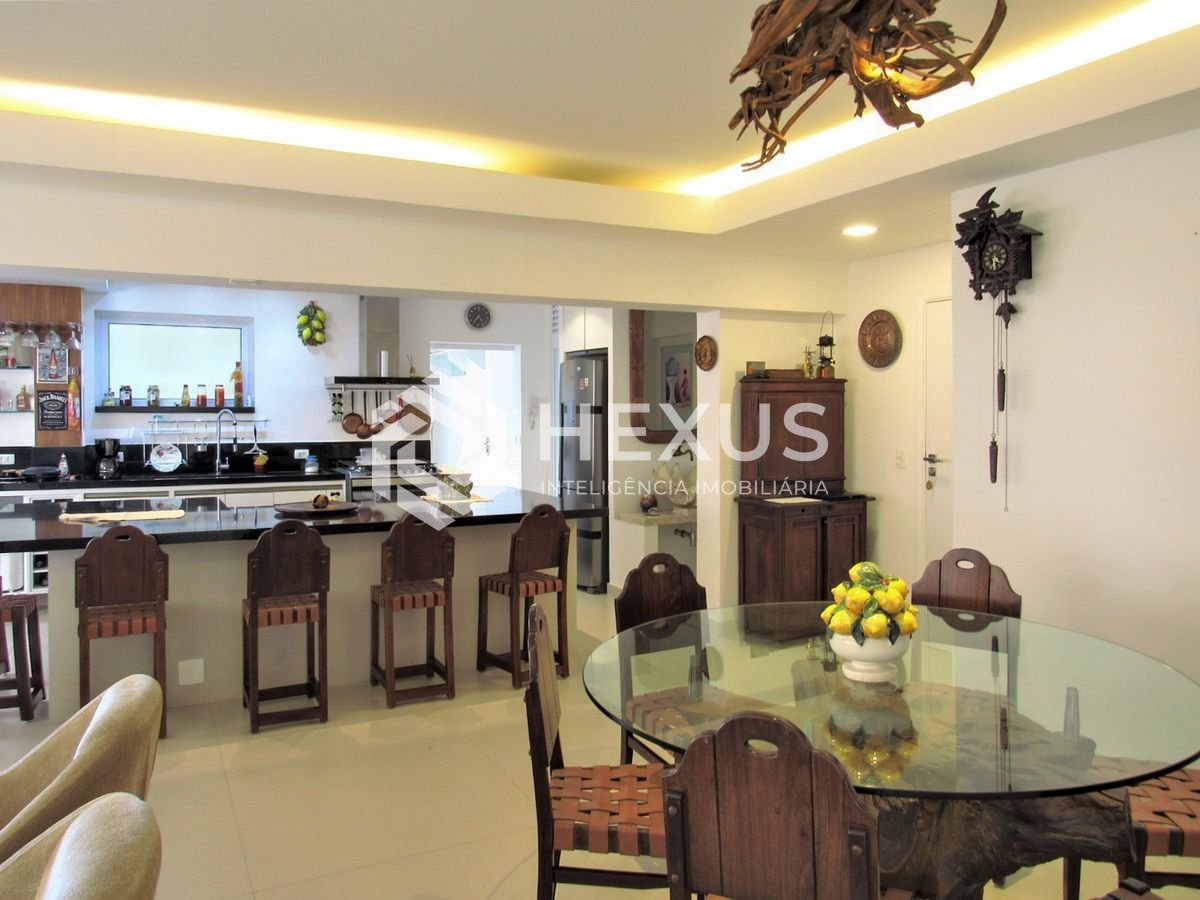 Foto 4 de Apartamento reformado frente mar com varanda vista mar Pitangueiras, Guarujá