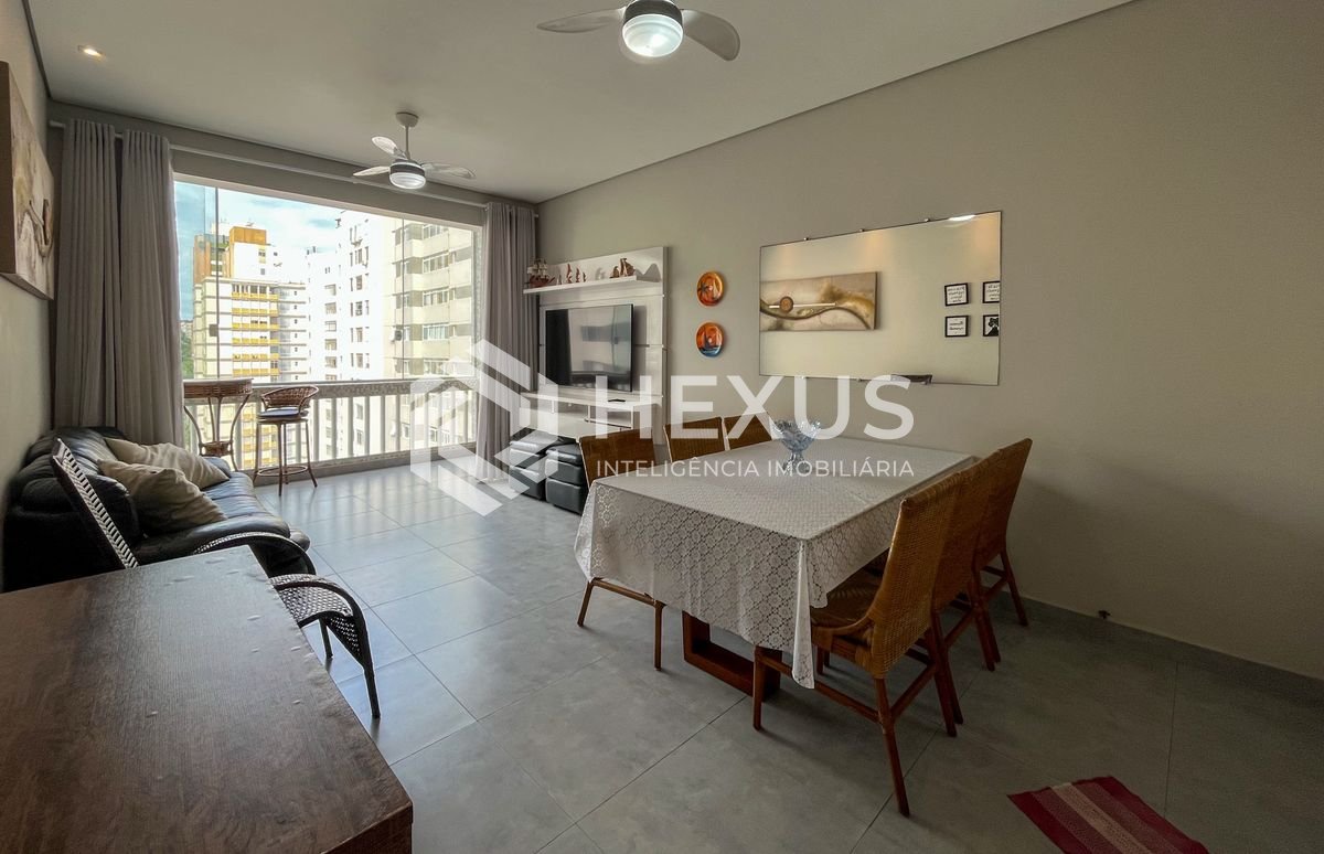 Foto 5 de Apartamento reformado com varanda vista mar na beira mar da Praia das Pitangueiras, Guaruja