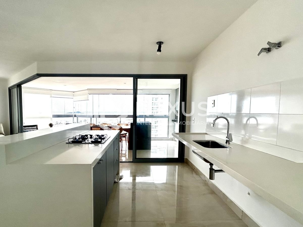 Foto 5 de Apartamento com varanda gourmet vista mar e lazer na Praia da Enseada, Guaruja
