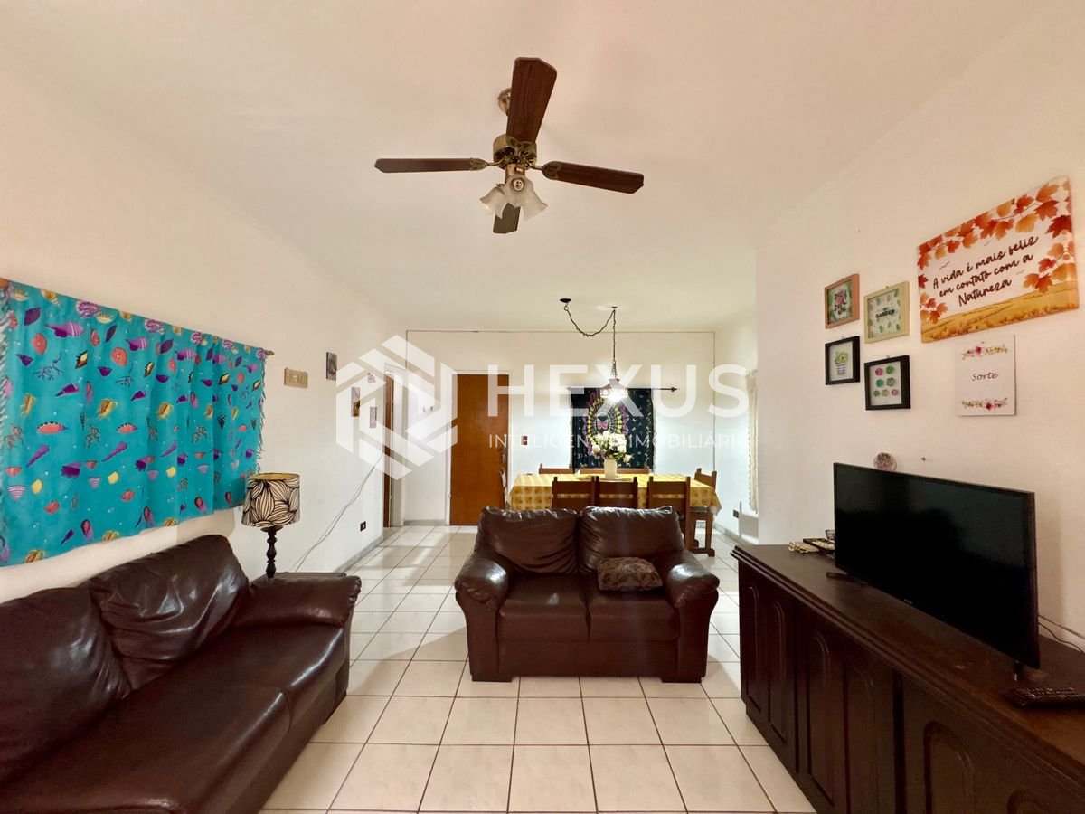 Foto 3 de Apartamento com varanda na Praia da Enseada, Guaruja