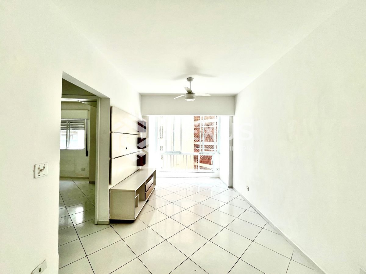 Foto 3 de Apartamento com varanda vista mar na beira mar da Praia das Pitangueiras, Guaruja