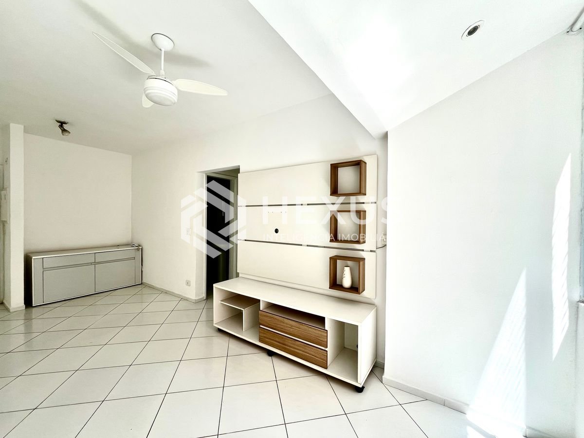 Foto 5 de Apartamento com varanda vista mar na beira mar da Praia das Pitangueiras, Guaruja