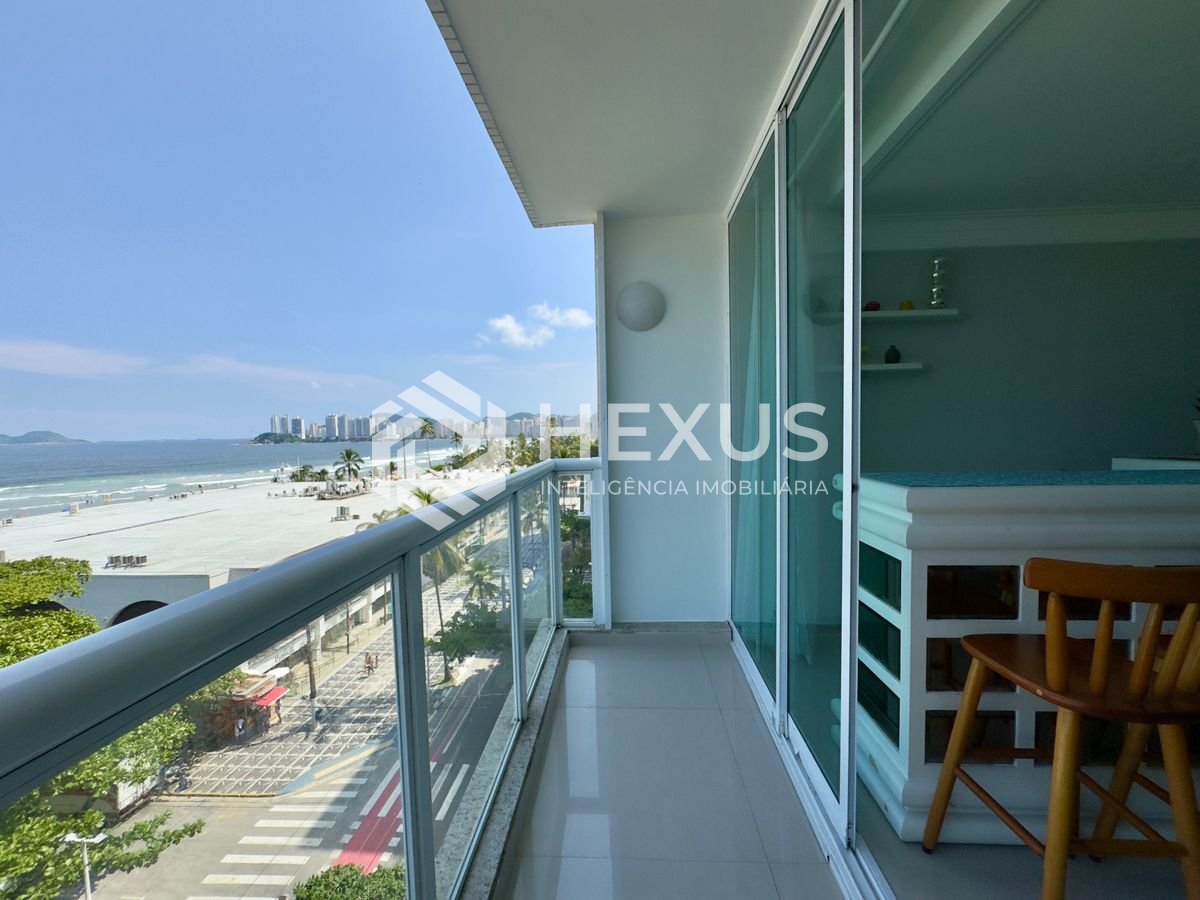 Foto 3 de Apartamento reformado frente mar com varanda vista mar na Praia das Pitangueiras, Guaruja