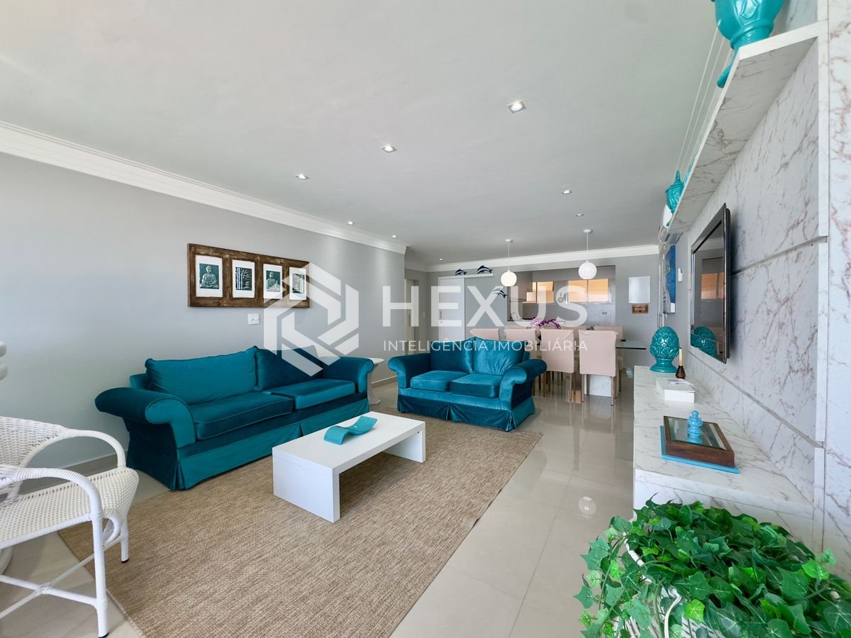 Foto 4 de Apartamento reformado frente mar com varanda vista mar na Praia das Pitangueiras, Guaruja