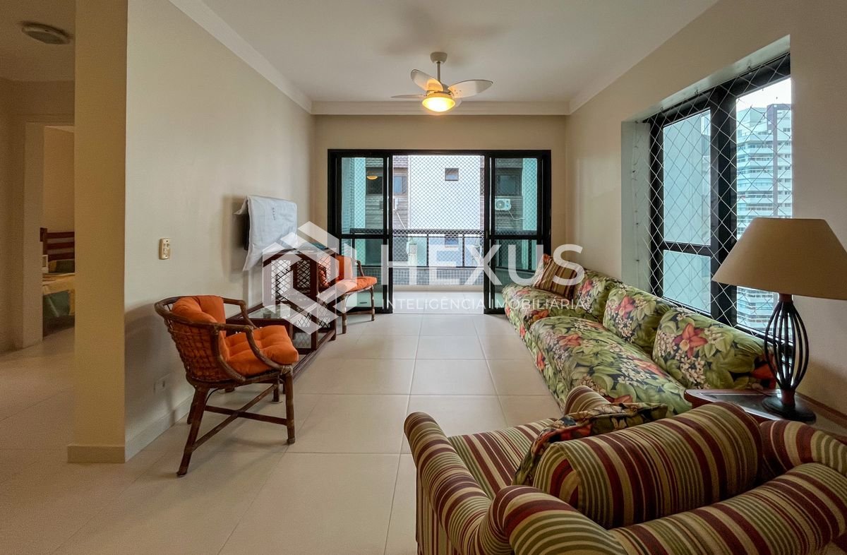 Foto 2 de Apartamento com varanda e lazer na Praia das Pitangueiras, Guaruja