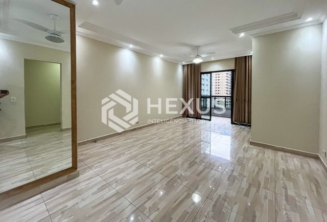 Foto 3 de Apartamento com varanda e lazer na Praia das Pitangueiras, Guaruja