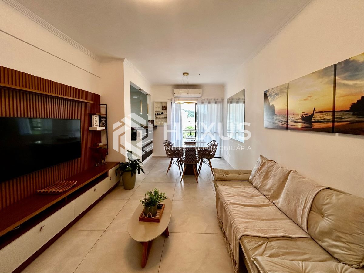 Foto 2 de Apartamento reformado com varanda a 400m da praia na Enseada, Guarujá