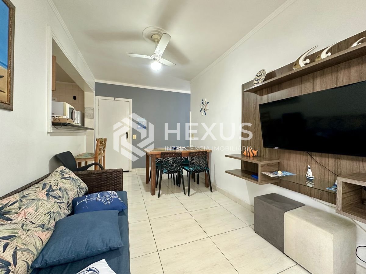 Foto 2 de Apartamento com varanda a 700m da praia na Enseada, Guarujá