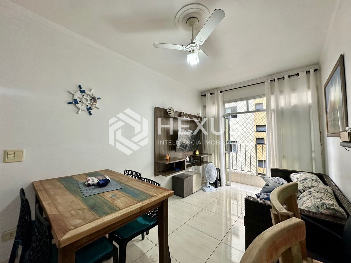 Foto 5 de Apartamento com varanda a 700m da praia na Enseada, Guarujá