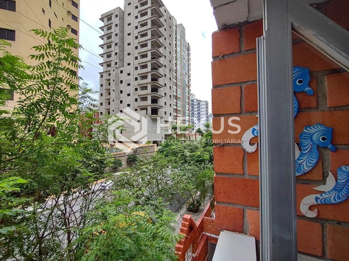Foto 3 de Apartamento com varanda na Praia da Enseada, Guaruja