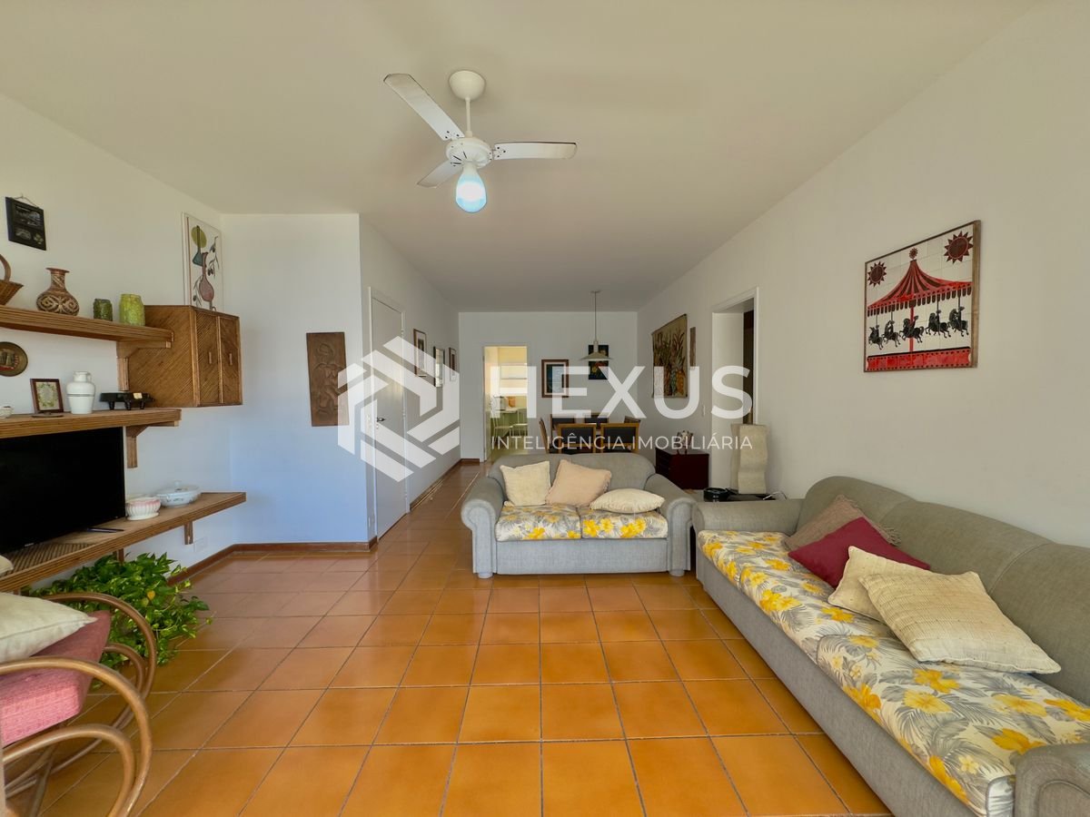 Foto 2 de Apartamento com varanda vista mar e lazer na beira mar da Praia das Pitangueiras, Guaruja