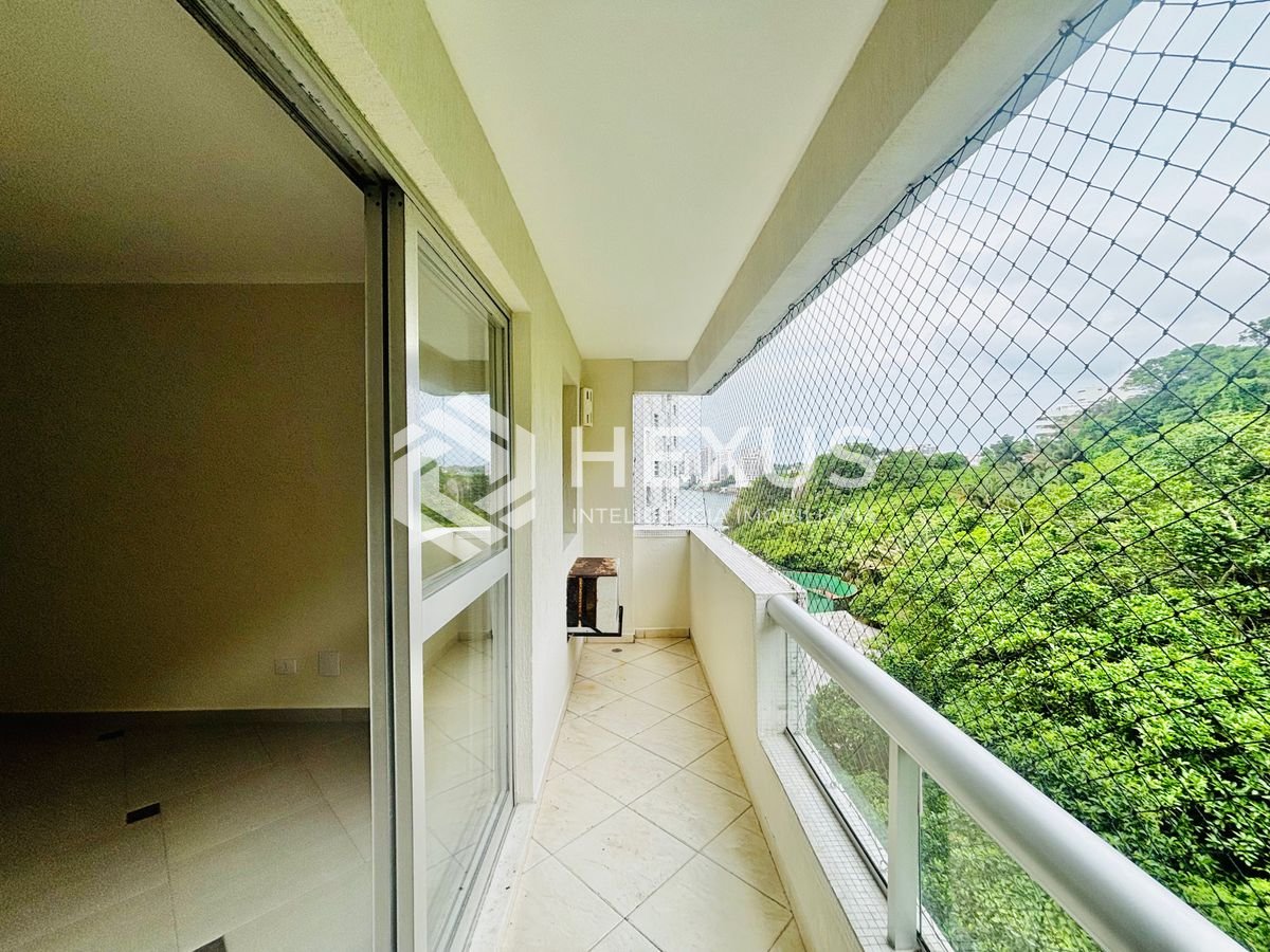 Foto 2 de Apartamento com varanda vista mar e lazer na beira mar da Praia das Pitangueiras, Guarujá