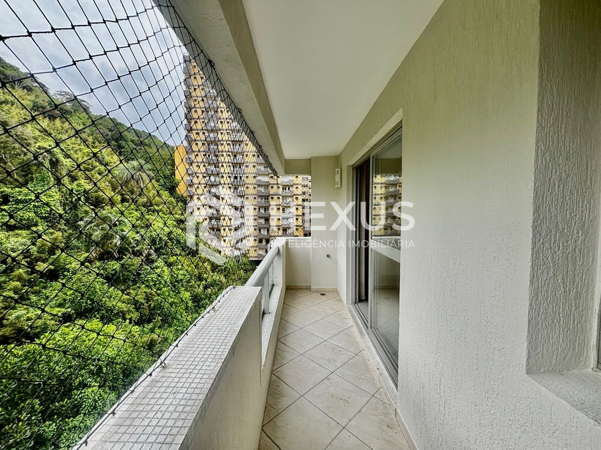 Foto 3 de Apartamento com varanda vista mar e lazer na beira mar da Praia das Pitangueiras, Guarujá