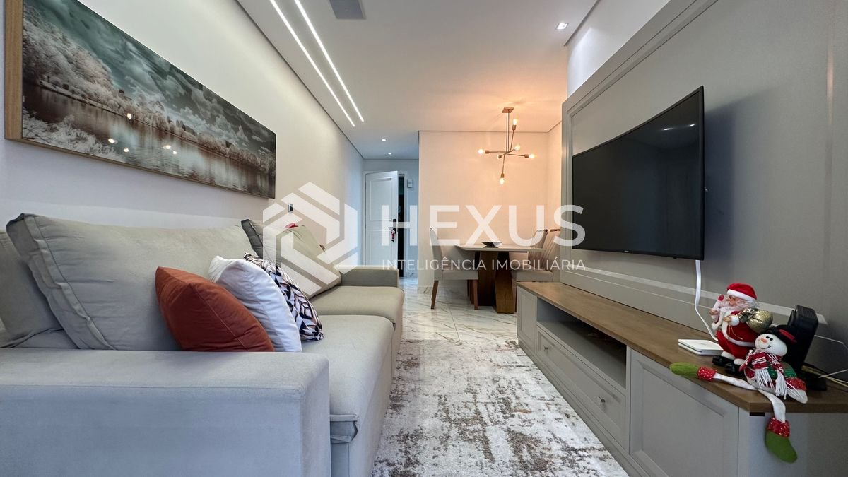 Foto 4 de Apartamento reformado com varanda e lazer na Praia da Enseada, Guaruja