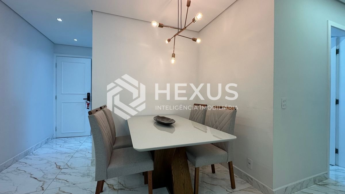 Foto 5 de Apartamento reformado com varanda e lazer na Praia da Enseada, Guaruja