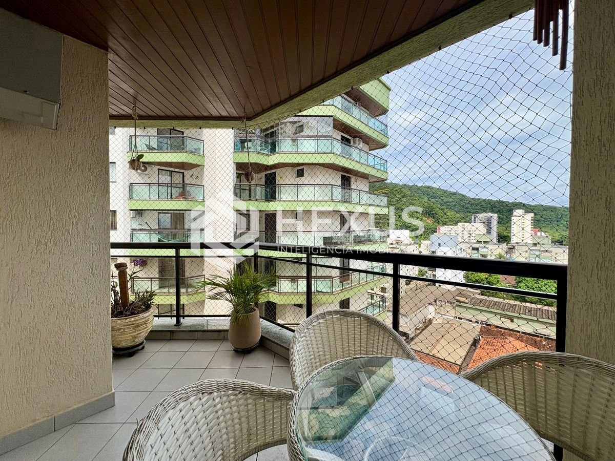 Foto 2 de Apartamento com varanda e lazer na Praia da Enseada, Guarujá