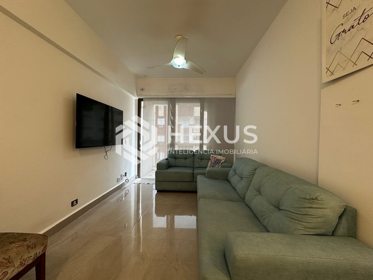 Foto 2 de Apartamento reformado com varanda e lazer a 550 metros da Praia da Enseada, Guarujá