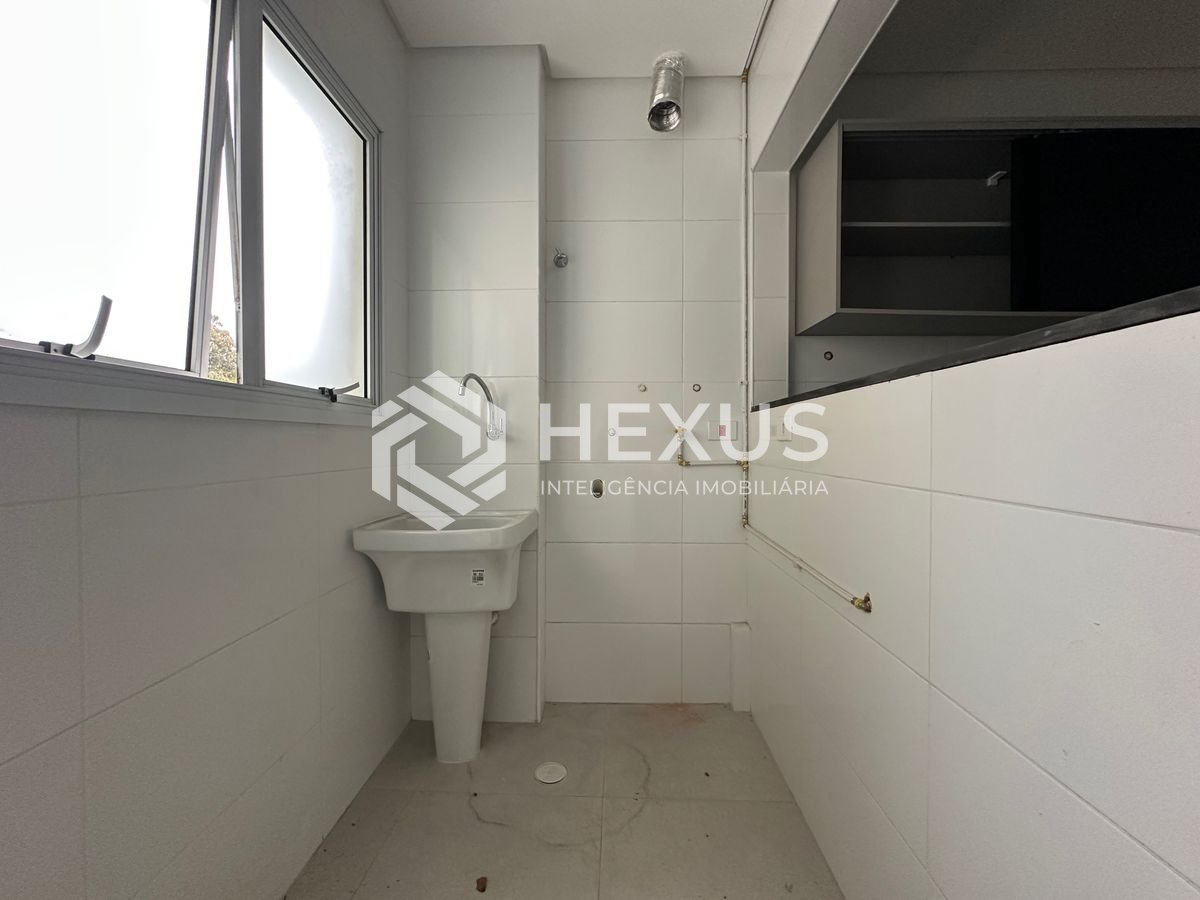 Foto 5 de Apartamento com varanda e lazer na Praia da Enseada, Guarujá