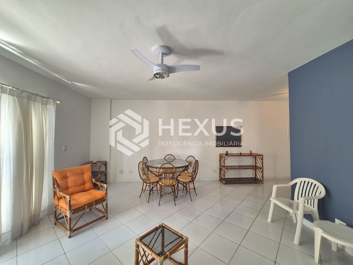 Foto 4 de Apartamento reformado com varanda na Praia das Astúrias, Guarujá