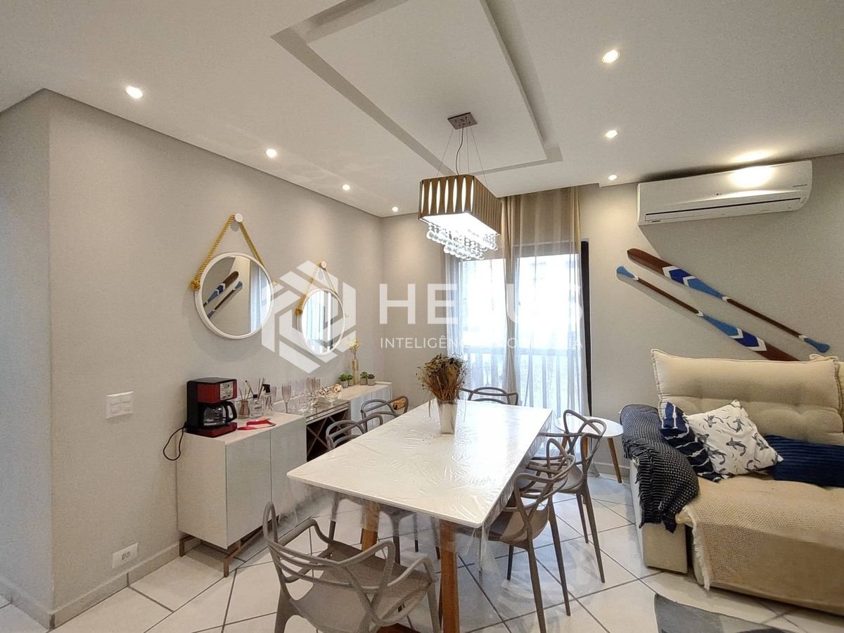 Foto 4 de Apartamento reformado com varanda e lazer na Praia da Enseada, Guarujá