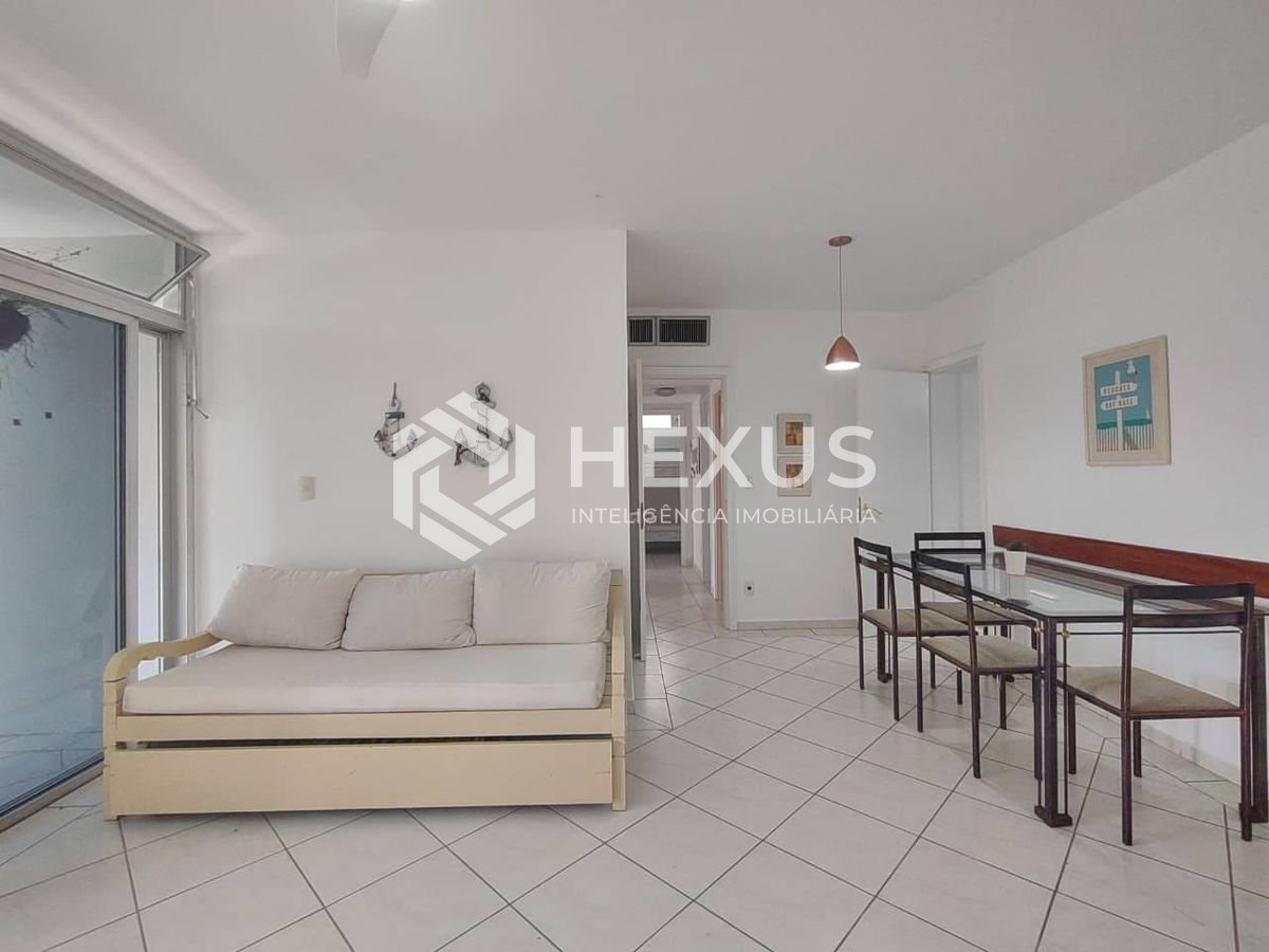 Foto 3 de Apartamento com varanda e lazer na Praia da Enseada, Guarujá