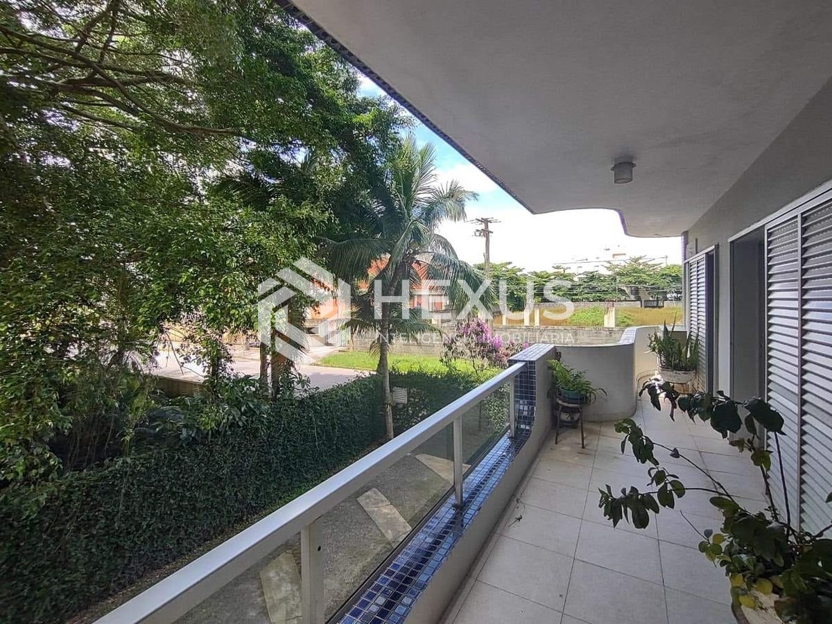 Foto 2 de Apartamento com varanda e lazer na Praia da Enseada, Guarujá