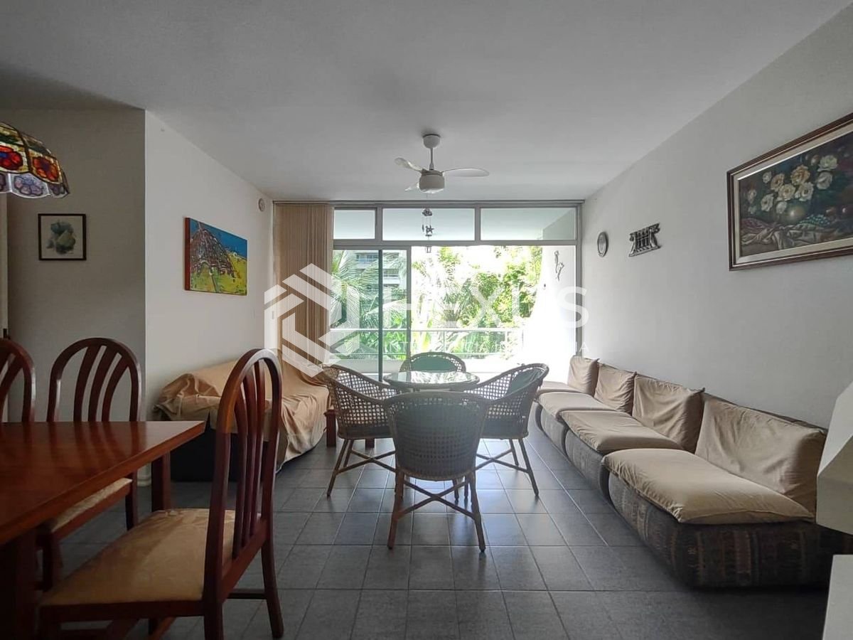 Foto 2 de Apartamento com varanda e lazer na Praia da Enseada, Guarujá