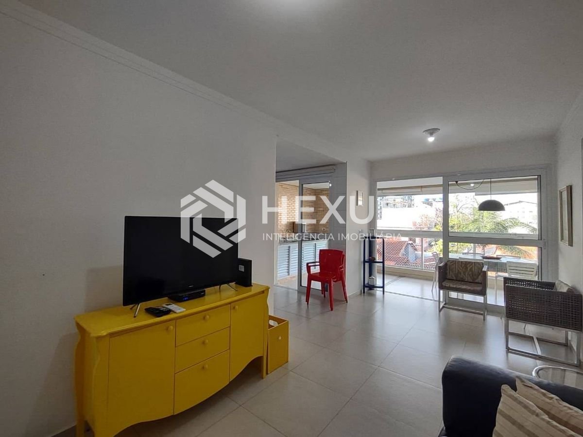 Foto 4 de Apartamento com varanda e lazer a 200m da praia na região do Tortugas na Enseada, Guarujá