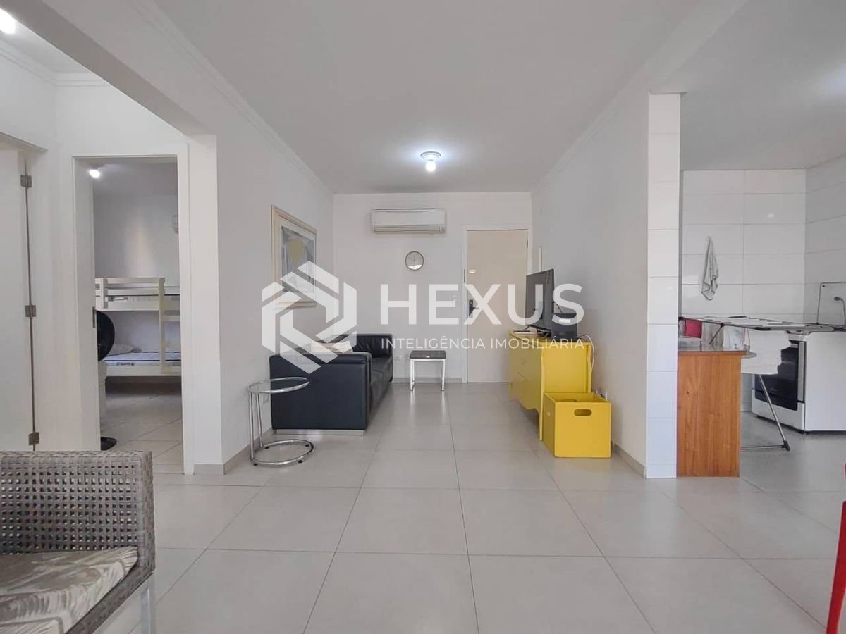 Foto 5 de Apartamento com varanda e lazer a 200m da praia na região do Tortugas na Enseada, Guarujá