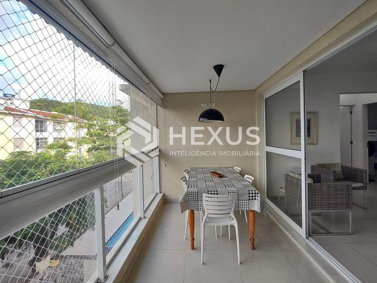 Foto 3 de Apartamento com varanda e lazer a 200m da praia na região do Tortugas na Enseada, Guarujá