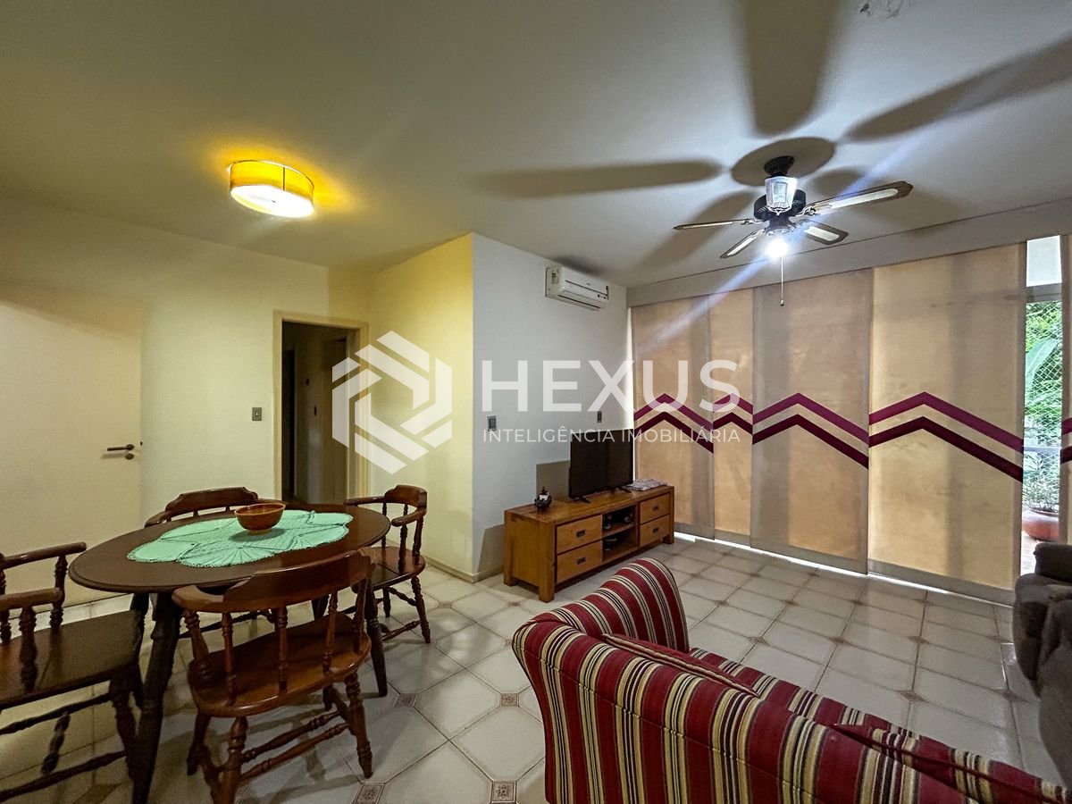 Foto 2 de Apartamento com varanda e lazer a 300m da praia na Brunella na Enseada, Guarujá