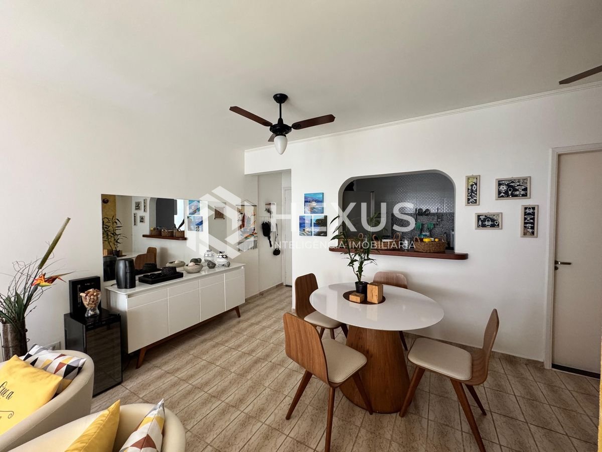 Foto 5 de Apartamento reformado com varanda na Praia das Astúrias, Guarujá