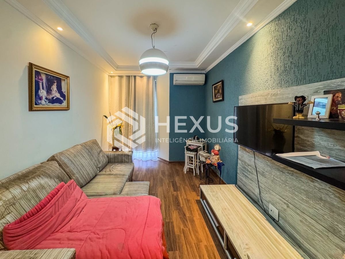 Foto 3 de Apartamento reformado com varanda na região do Jardim Las Palmas da Praia das Astúrias, Guarujá