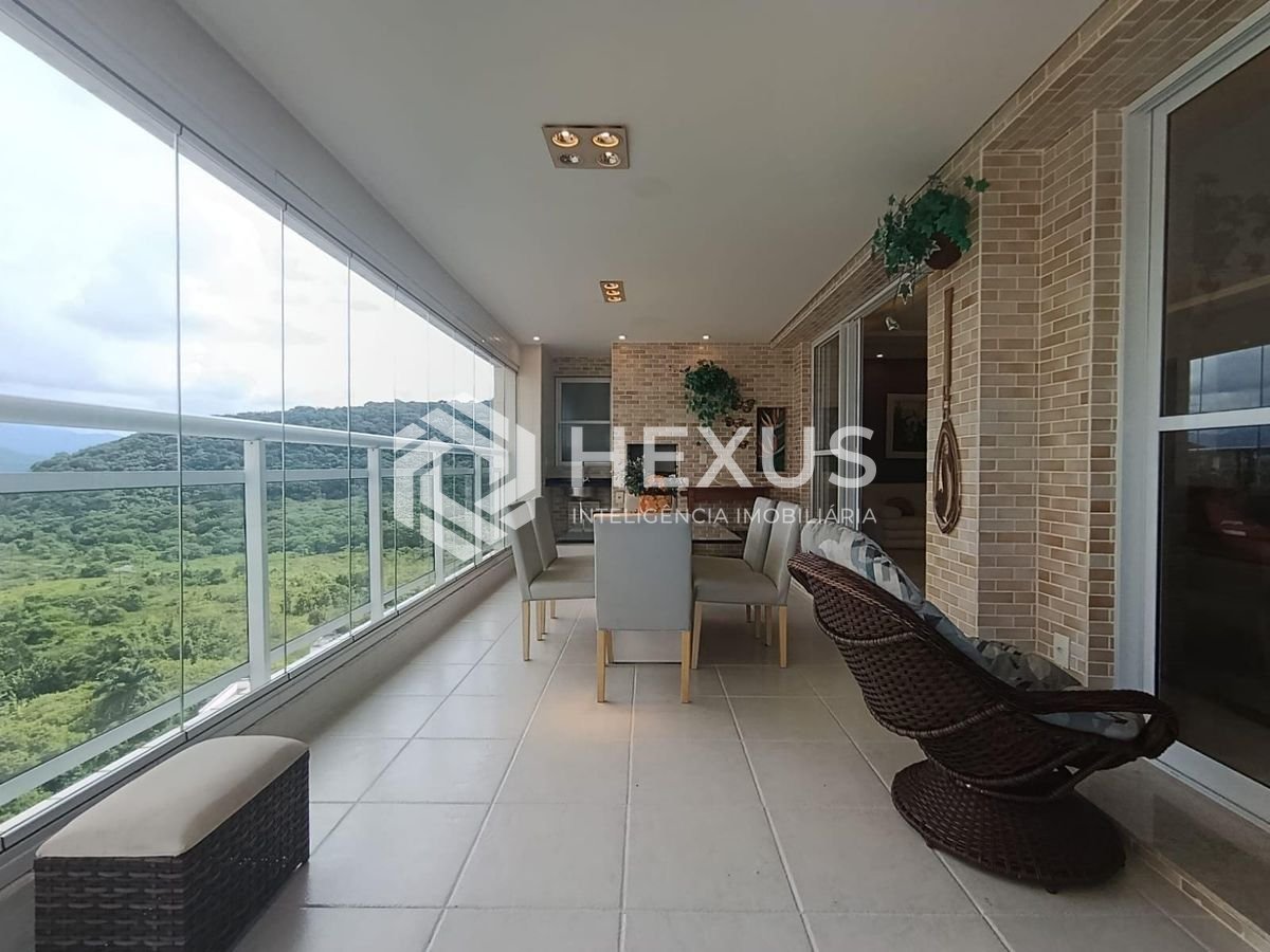 Foto 3 de Apartamento reformado com varanda gourmet vista mar e lazer na Enseada, Guarujá