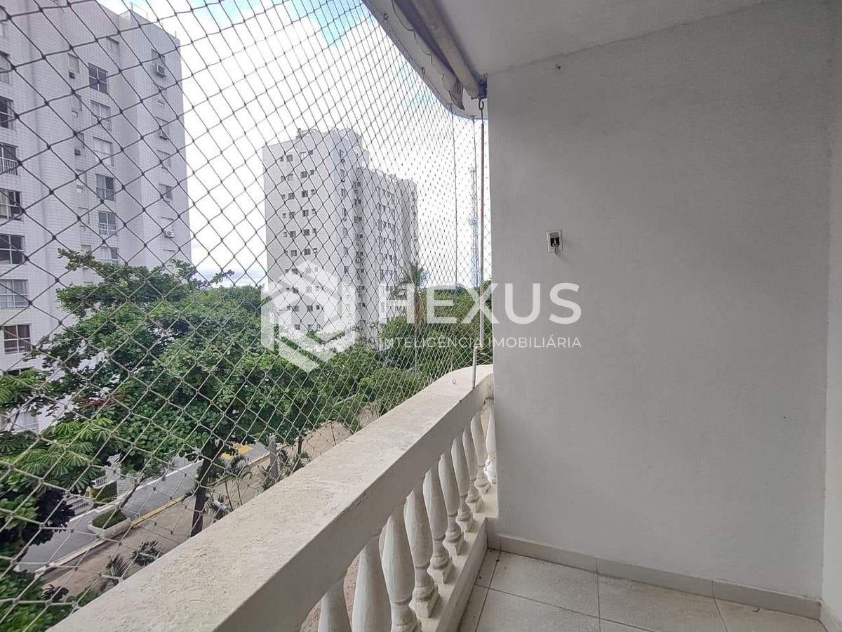 Foto 3 de Apartamento com varanda na Praia da Enseada, Guarujá