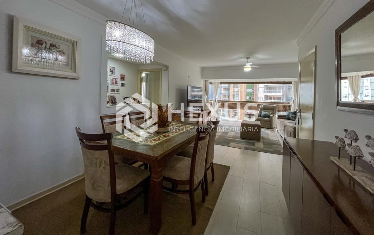 Foto 2 de Apartamento com varanda varanda e lazer na beira mar das Pitangueiras, Guarujá