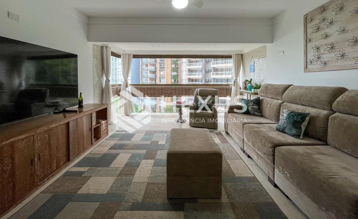 Foto 5 de Apartamento com varanda varanda e lazer na beira mar das Pitangueiras, Guarujá